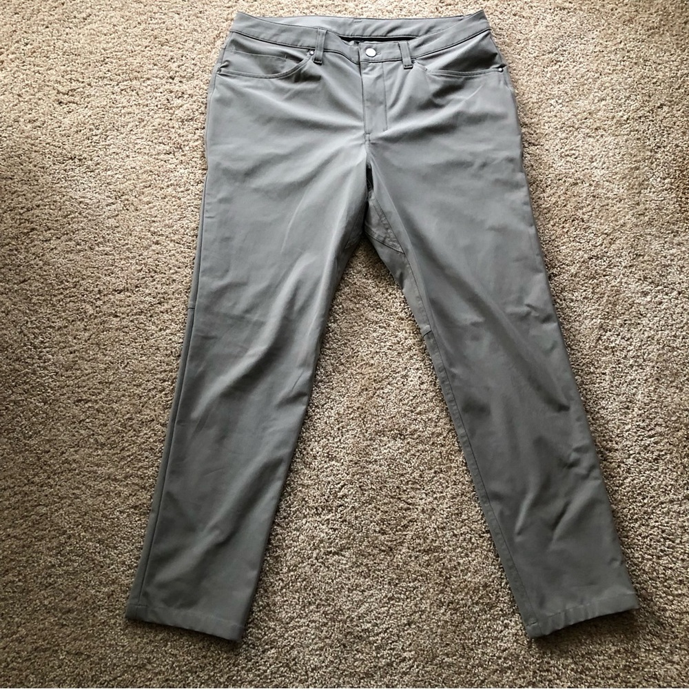 Men’s Lululemon ABC pants, light Grey, khaki 33x30